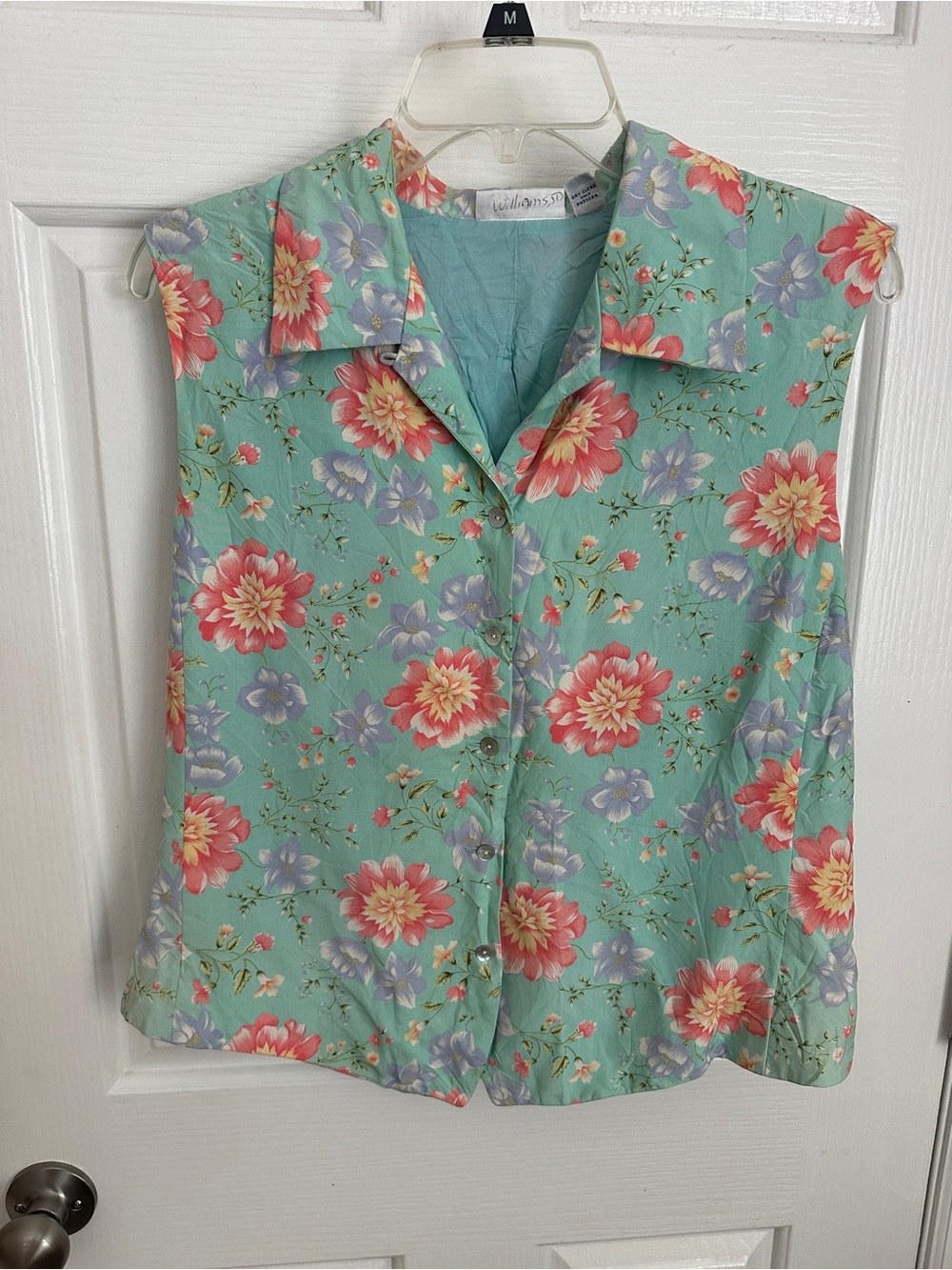 Vintage Sleeveless Floral Button-Front Silk Top in Mint